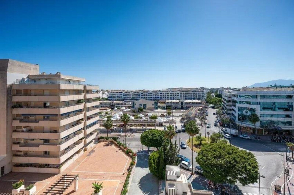 2 Bed Apartment for sale in Puerto Banús Costa Del Sol, Málaga, Spain