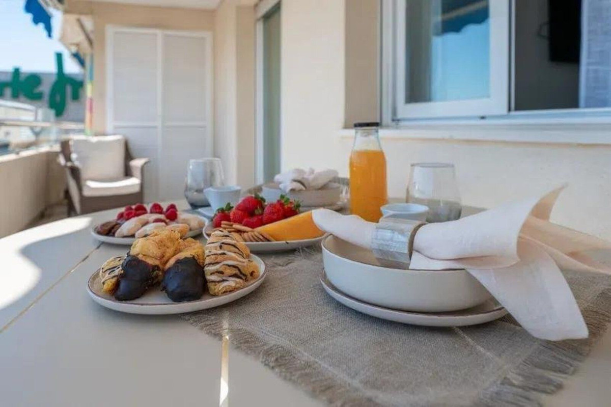 2 Bed Apartment for sale in Puerto Banús Costa Del Sol, Málaga, Spain