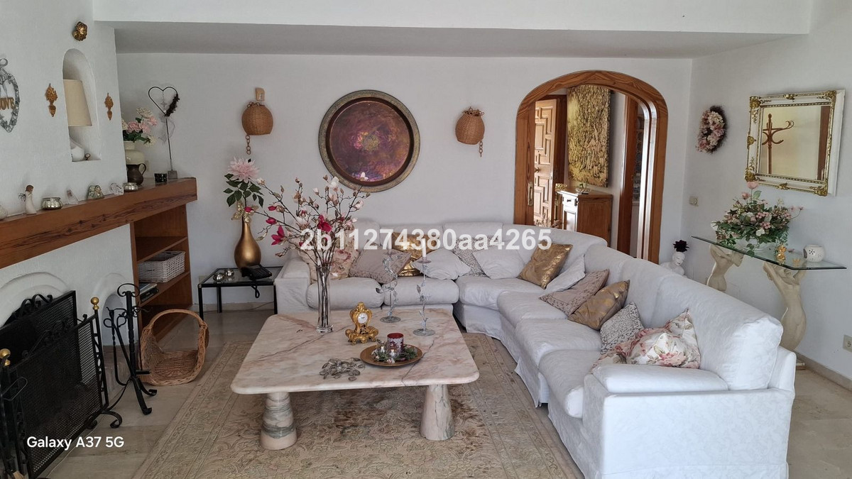 7 Bed Townhouse for sale in El Rosario Costa Del Sol, Málaga, Spain