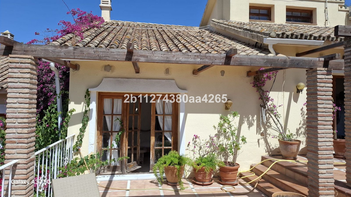 7 Bed Townhouse for sale in El Rosario Costa Del Sol, Málaga, Spain