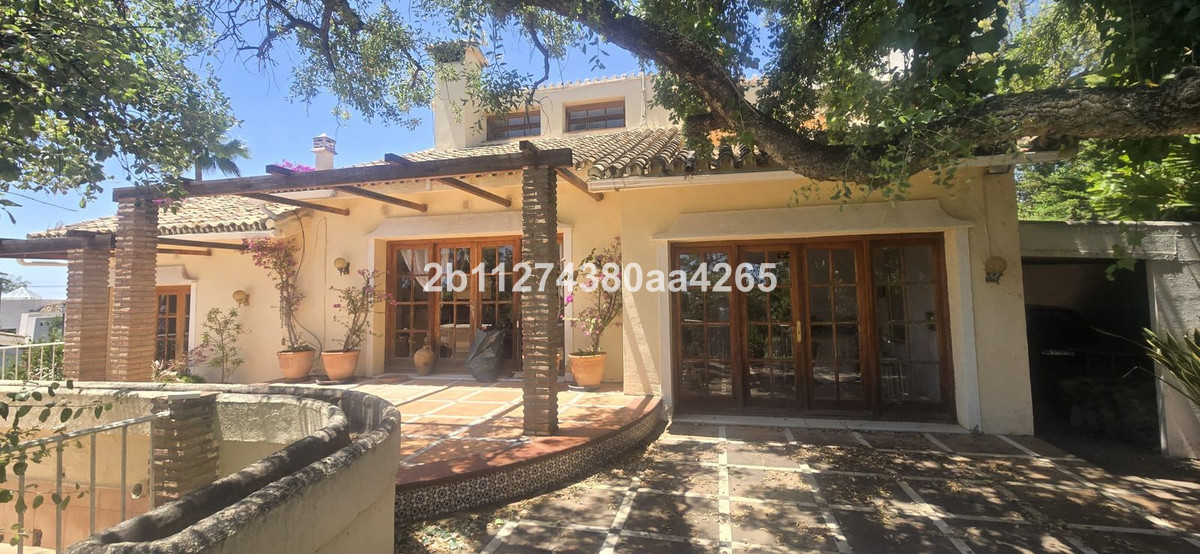 7 Bed Townhouse for sale in El Rosario Costa Del Sol, Málaga, Spain