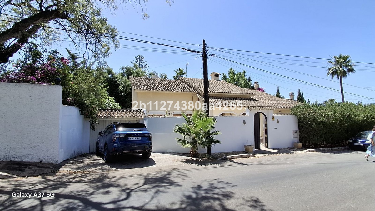 7 Bed Townhouse for sale in El Rosario Costa Del Sol, Málaga, Spain