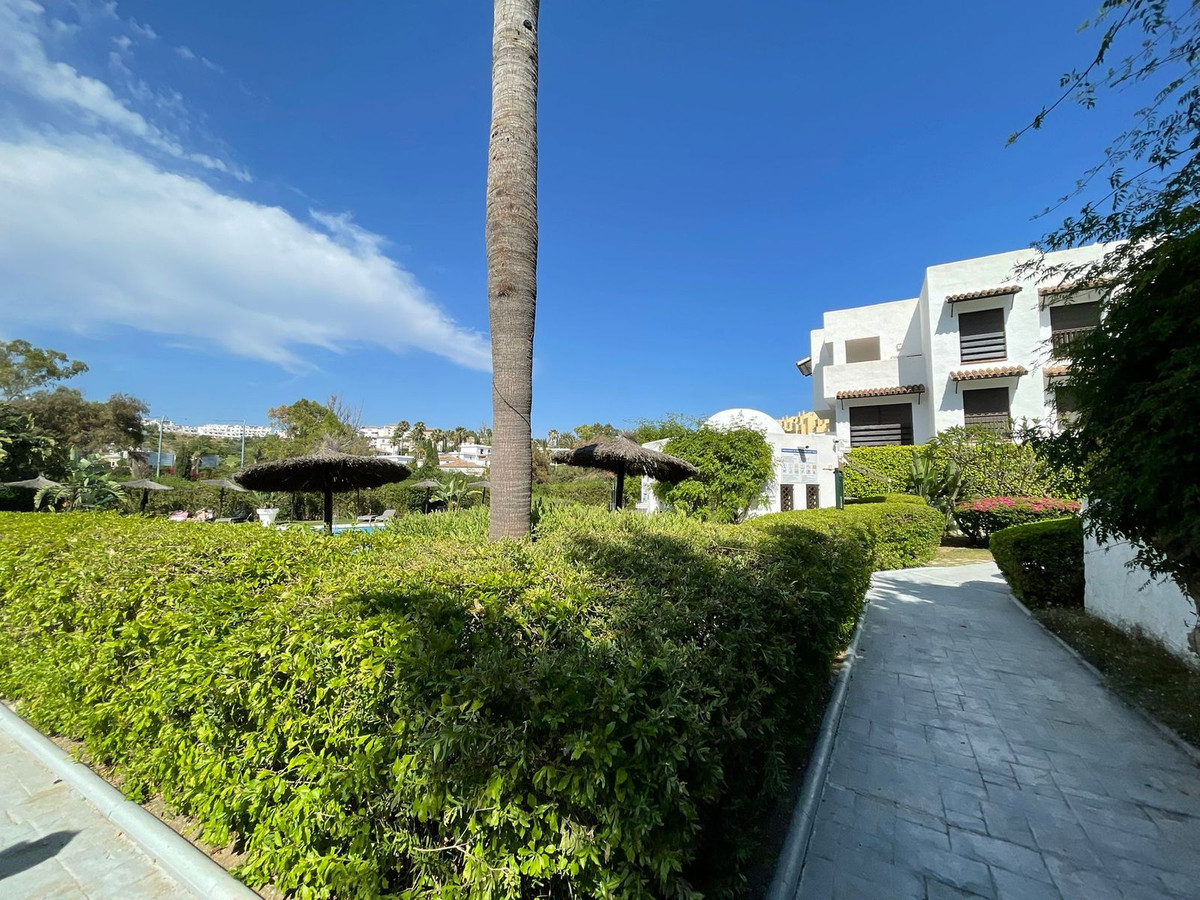 1 Bed Apartment for sale in Selwo Costa Del Sol, Málaga, Spain