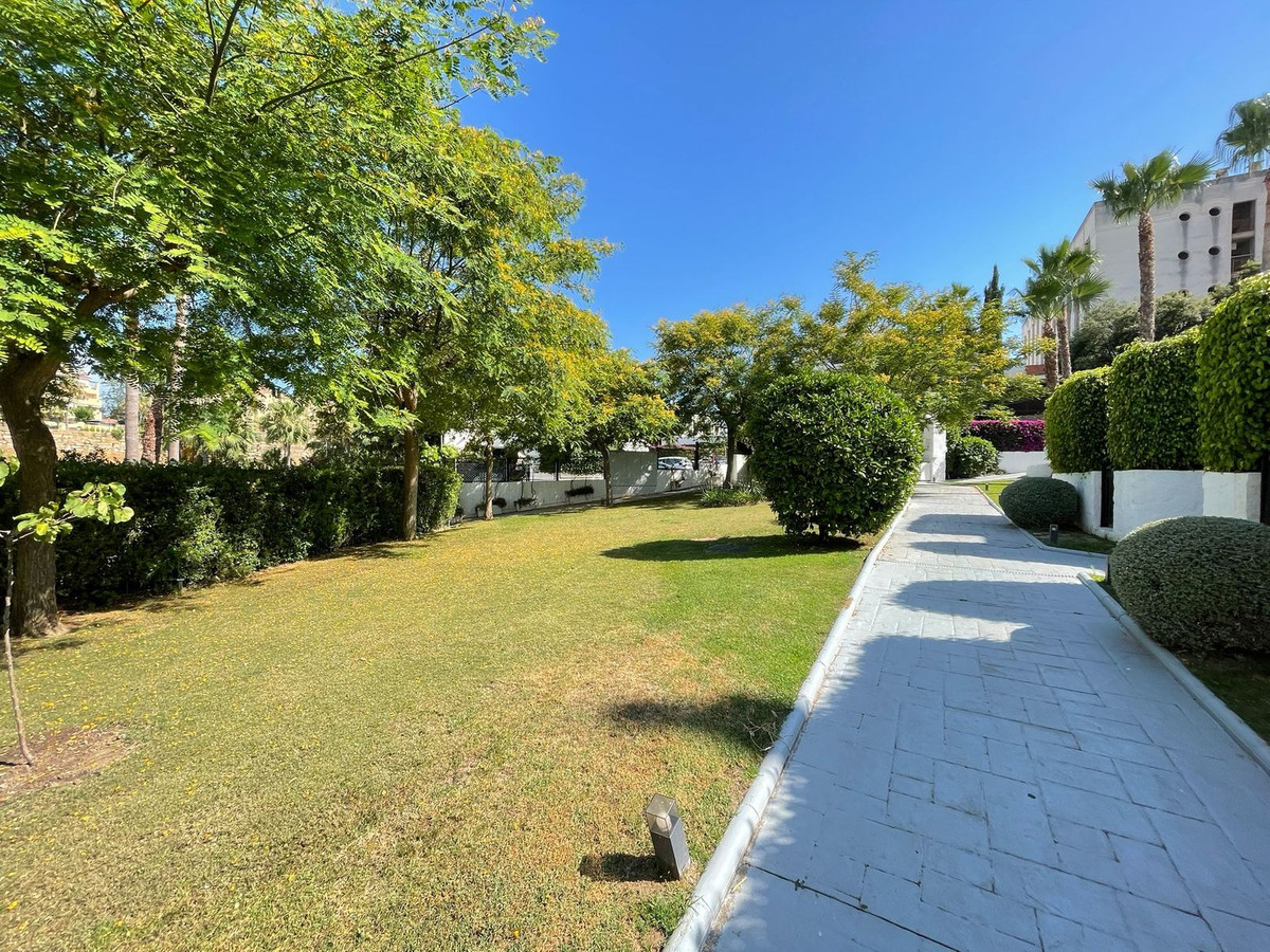 1 Bed Apartment for sale in Selwo Costa Del Sol, Málaga, Spain