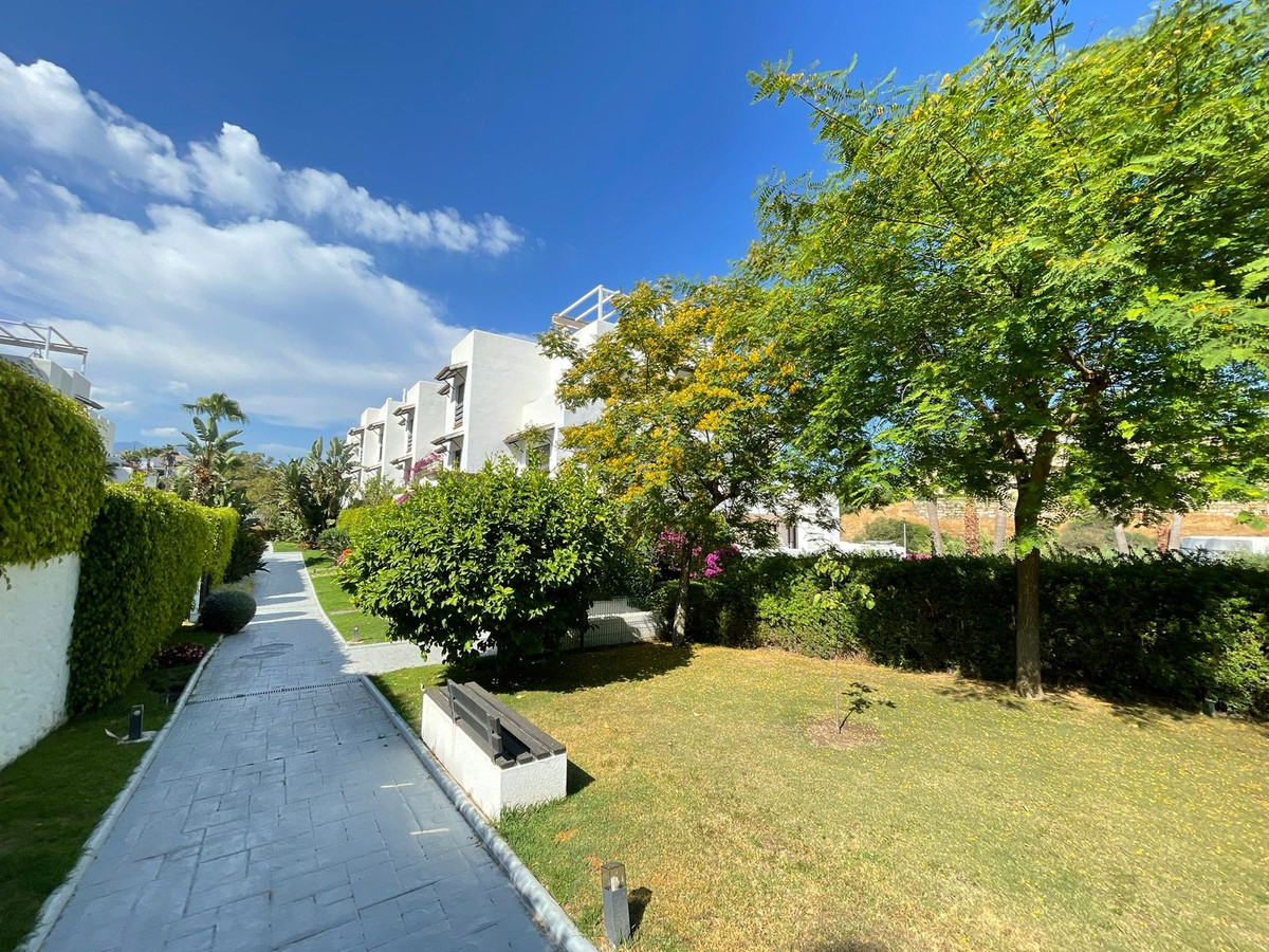 1 Bed Apartment for sale in Selwo Costa Del Sol, Málaga, Spain