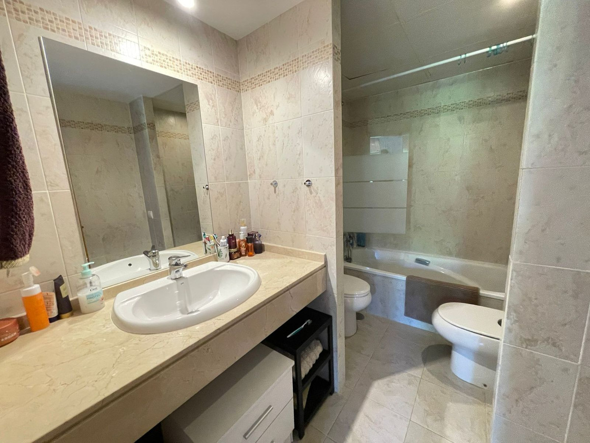 1 Bed Apartment for sale in Selwo Costa Del Sol, Málaga, Spain