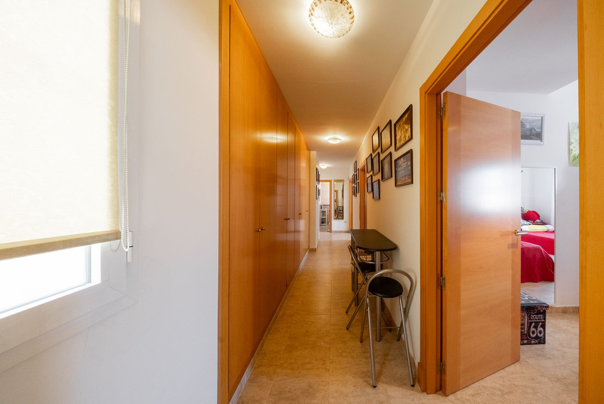 2 Bed Apartment for sale in Estepona Costa Del Sol, Málaga, Spain