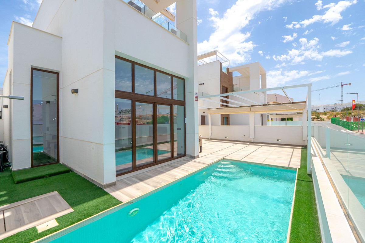 4 Bed Townhouse for sale in Los Balcones Costa Blanca, Alicante, Spain