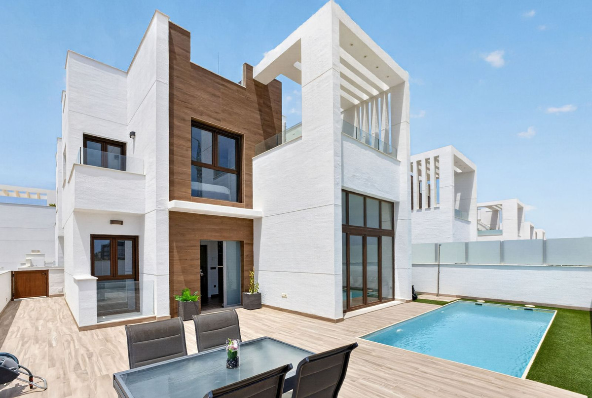 4 Bed Townhouse for sale in Los Balcones Costa Blanca, Alicante, Spain