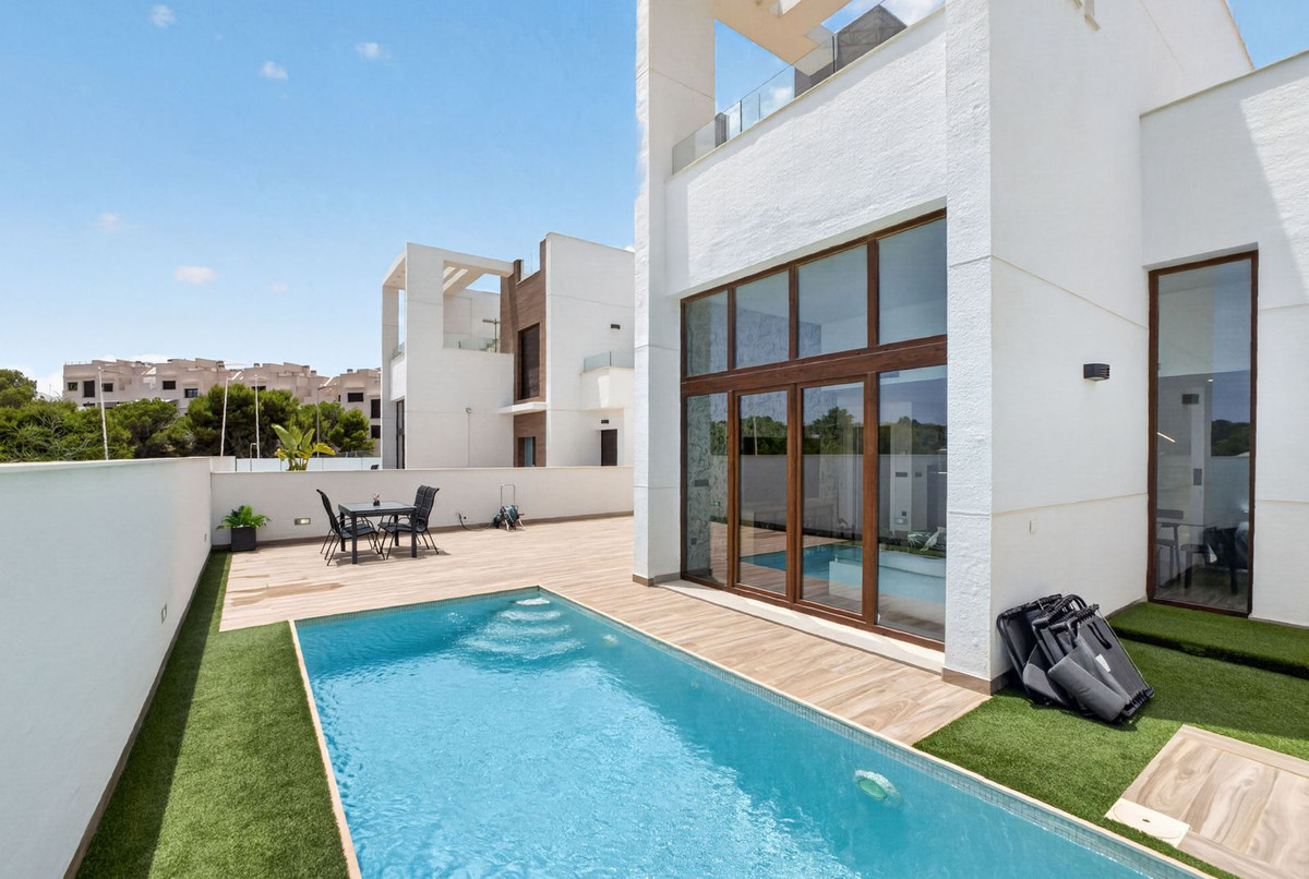 4 Bed Townhouse for sale in Los Balcones Costa Blanca, Alicante, Spain