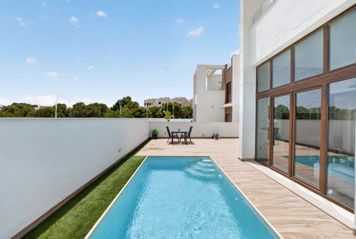 4 Bed Townhouse for sale in Los Balcones Costa Blanca, Alicante, Spain