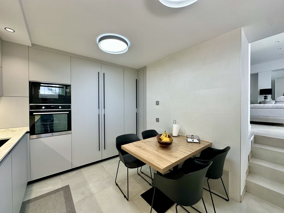 3 Bed Apartment for sale in Bajondillo Costa Del Sol, Málaga, Spain