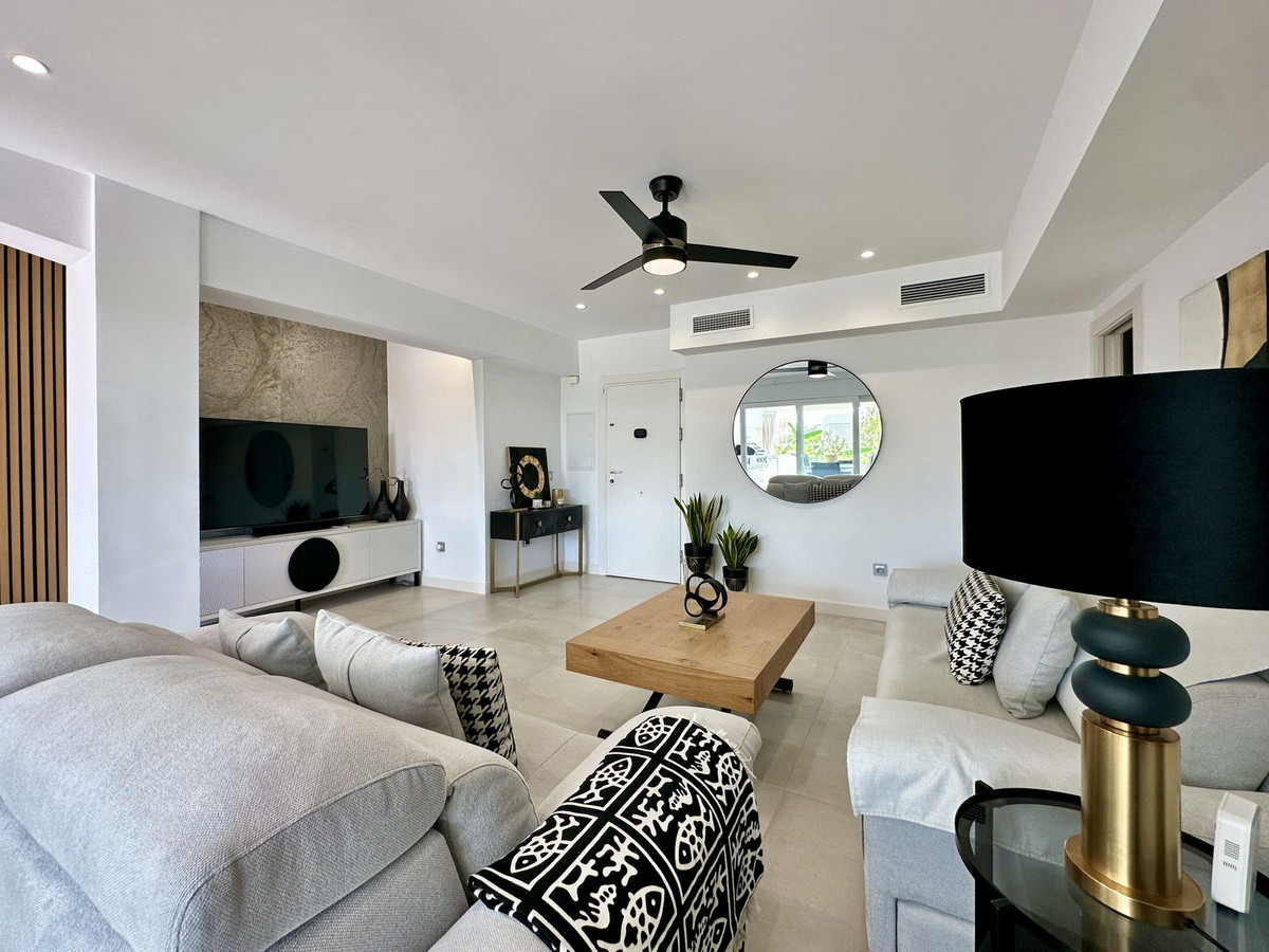 3 Bed Apartment for sale in Bajondillo Costa Del Sol, Málaga, Spain