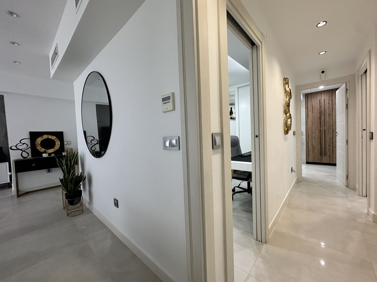 3 Bed Apartment for sale in Bajondillo Costa Del Sol, Málaga, Spain
