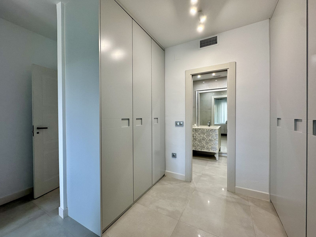 3 Bed Apartment for sale in Bajondillo Costa Del Sol, Málaga, Spain