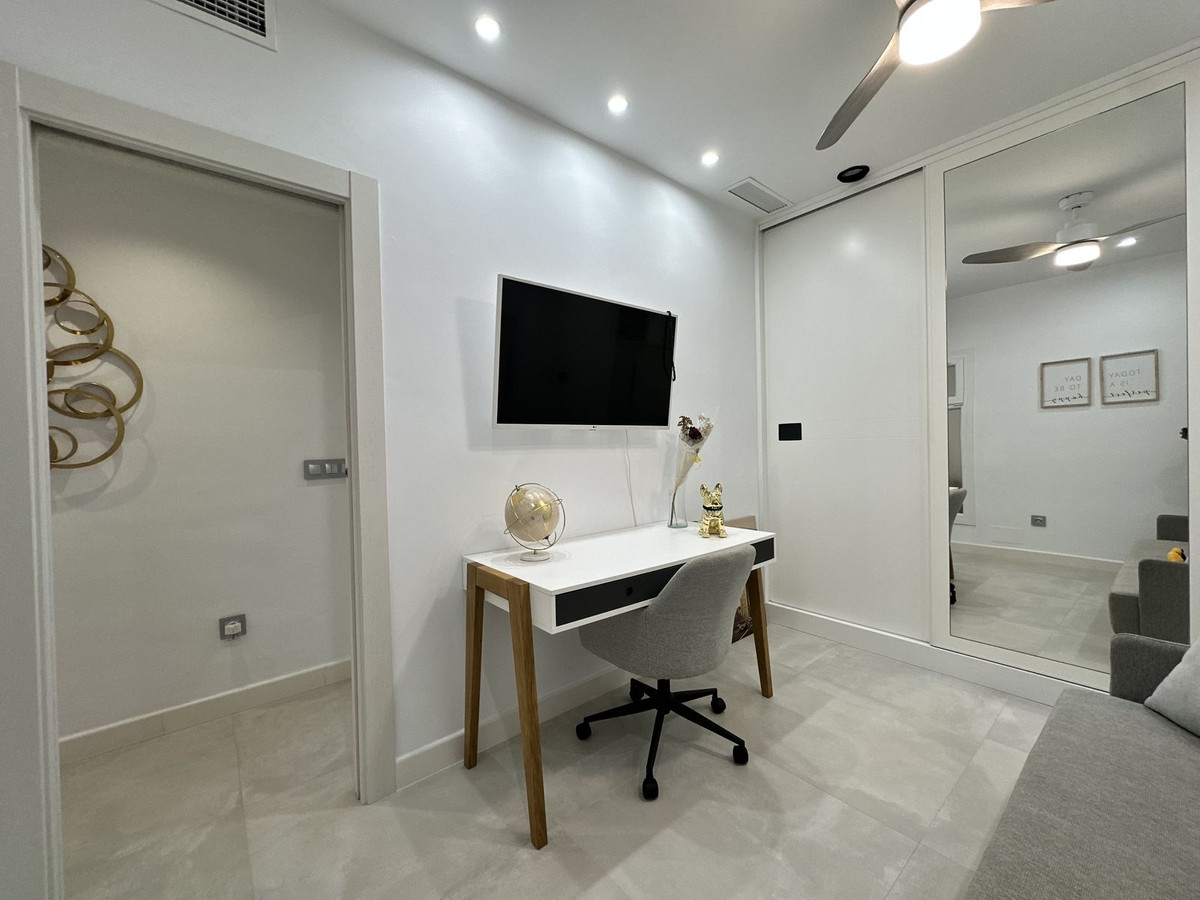 3 Bed Apartment for sale in Bajondillo Costa Del Sol, Málaga, Spain