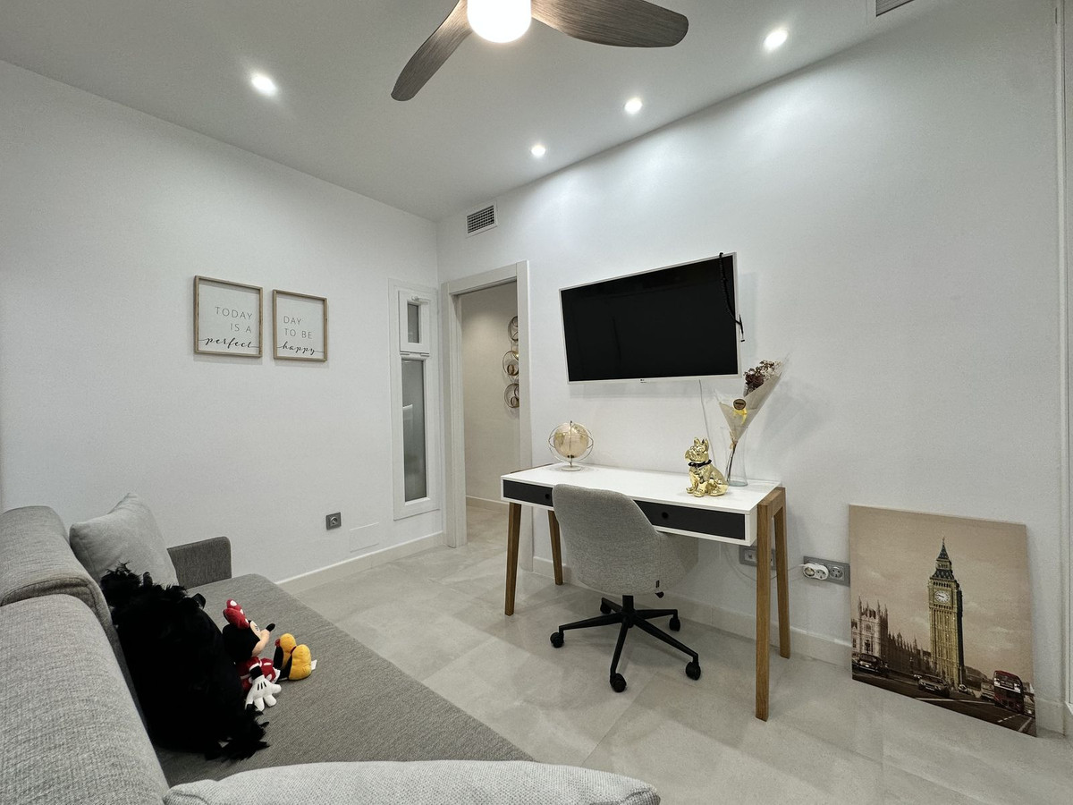 3 Bed Apartment for sale in Bajondillo Costa Del Sol, Málaga, Spain