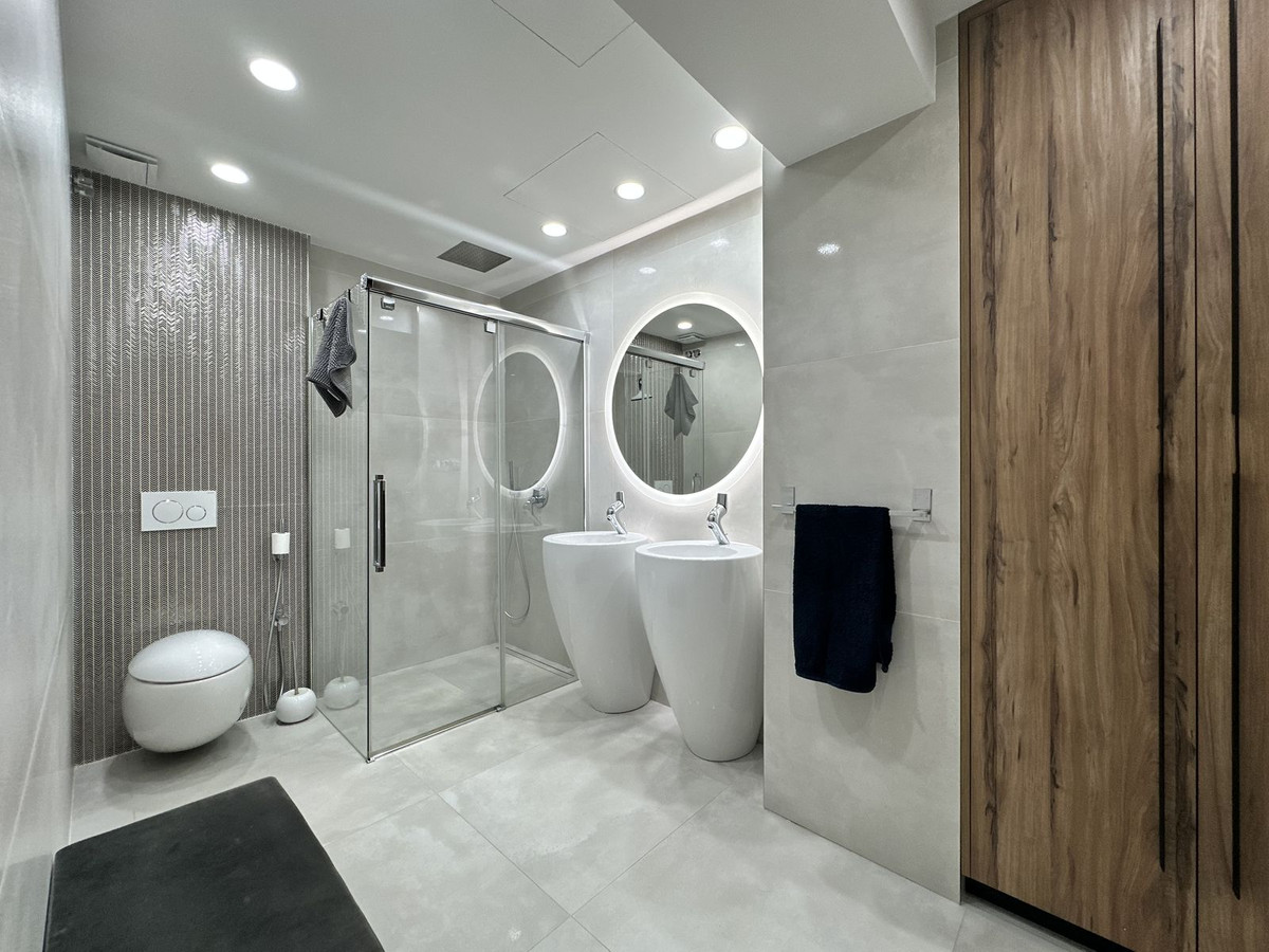 3 Bed Apartment for sale in Bajondillo Costa Del Sol, Málaga, Spain