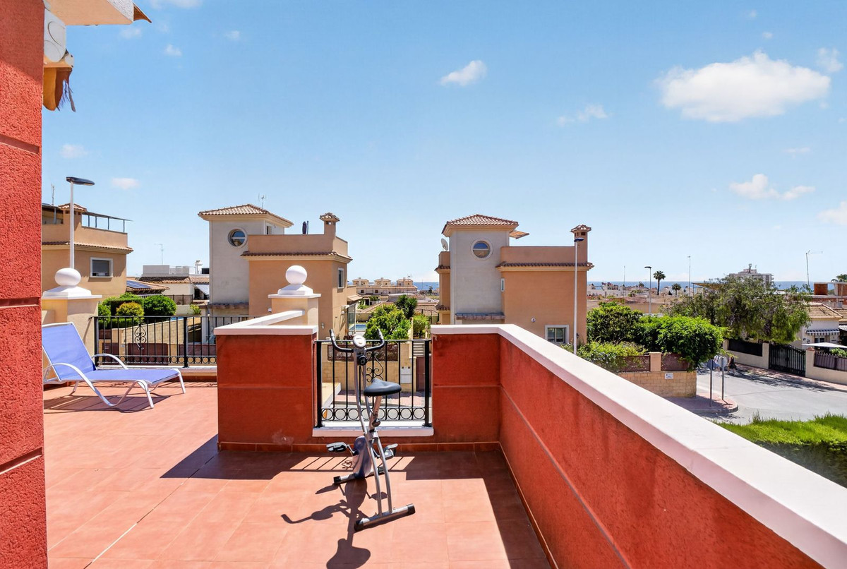 4 Bed Townhouse for sale in Aguas Nuevas Costa Blanca, Alicante, Spain
