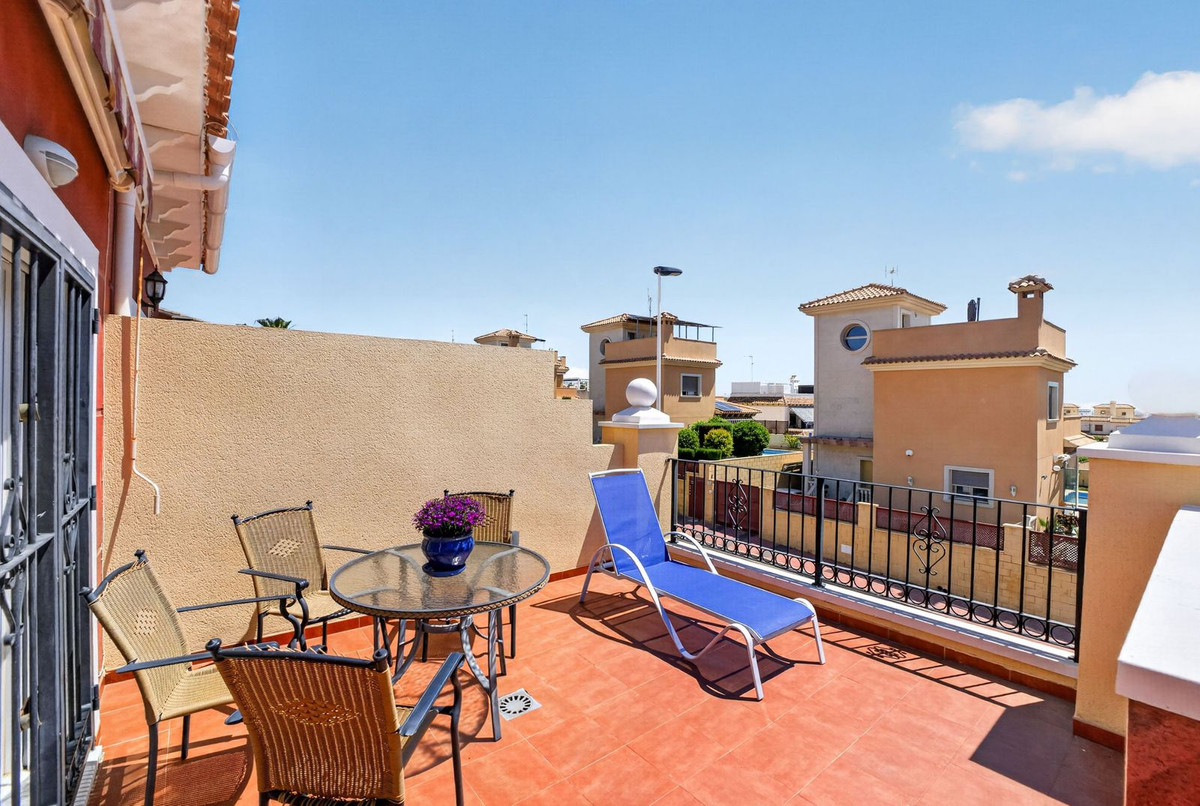 4 Bed Townhouse for sale in Aguas Nuevas Costa Blanca, Alicante, Spain