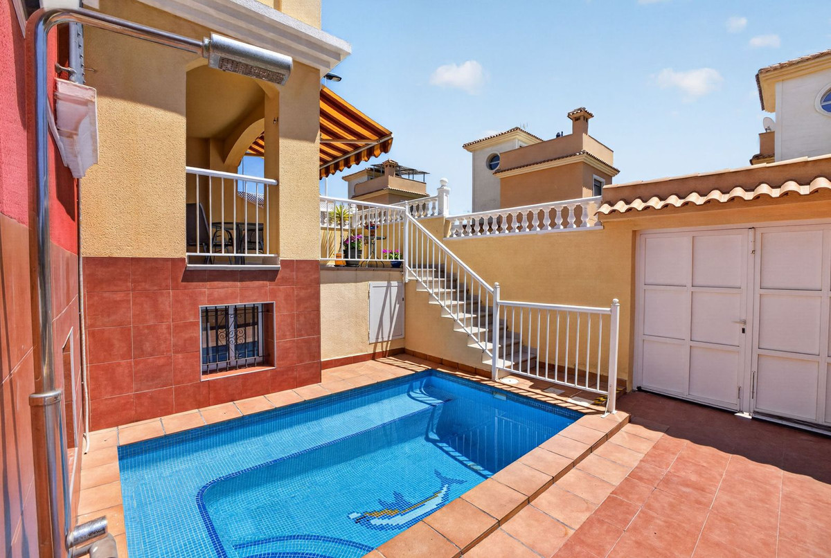 4 Bed Townhouse for sale in Aguas Nuevas Costa Blanca, Alicante, Spain