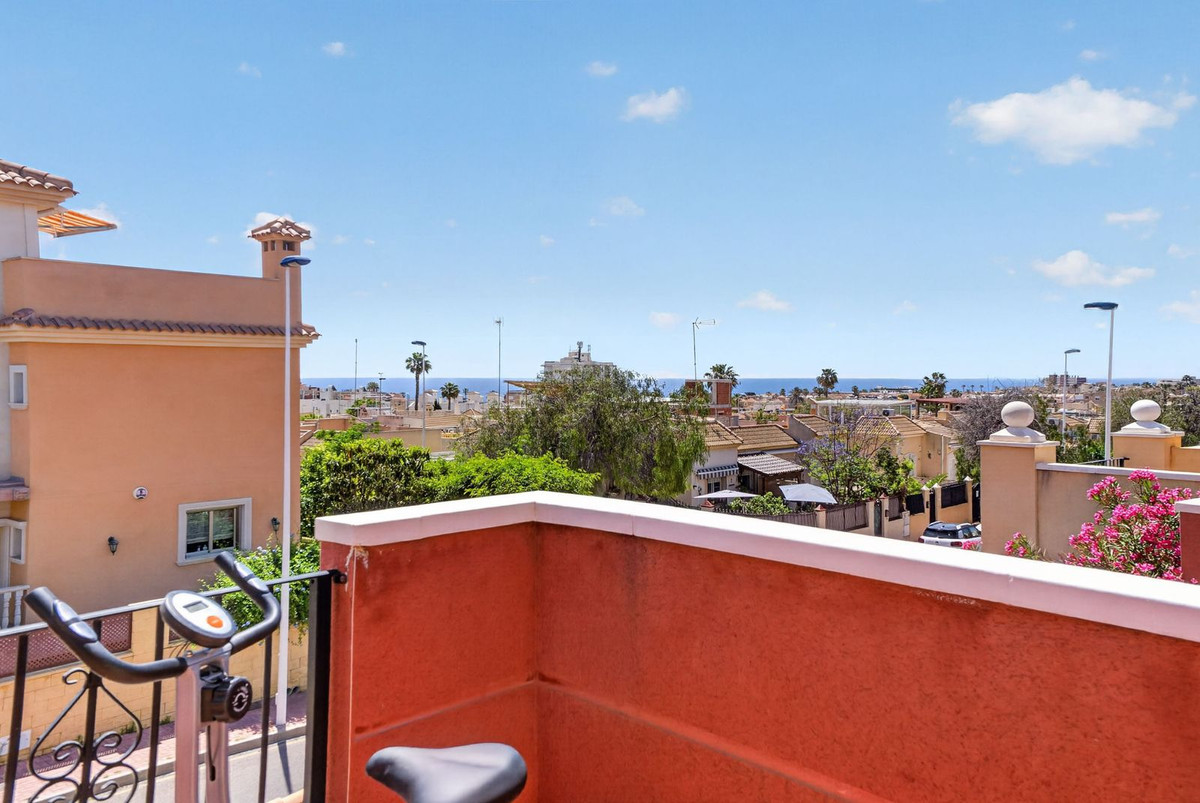 4 Bed Townhouse for sale in Aguas Nuevas Costa Blanca, Alicante, Spain
