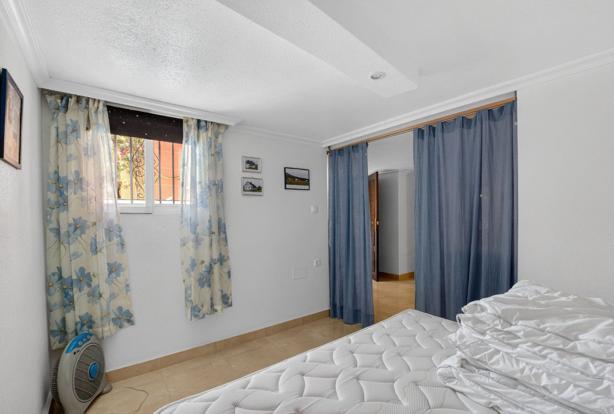 4 Bed Townhouse for sale in Aguas Nuevas Costa Blanca, Alicante, Spain
