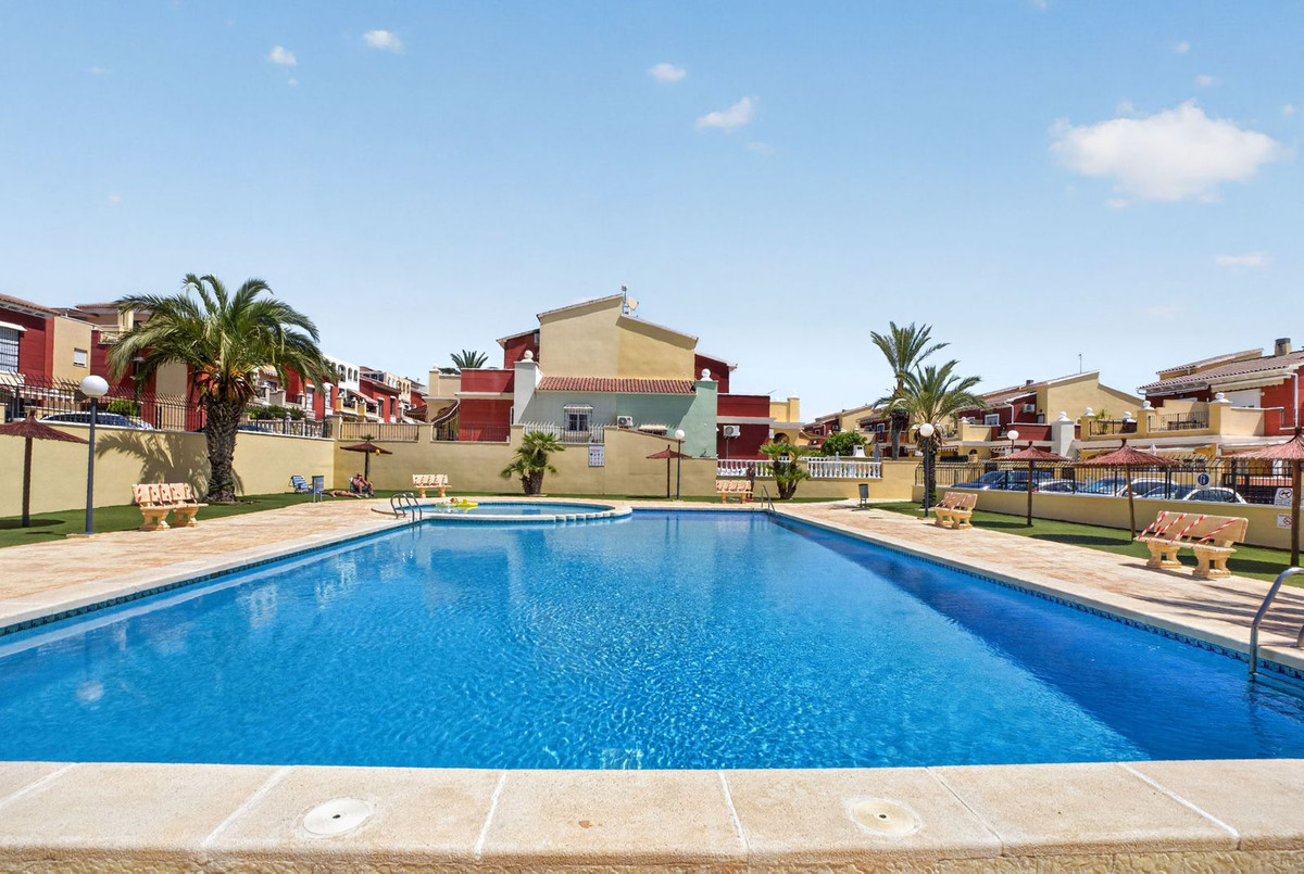 4 Bed Townhouse for sale in Aguas Nuevas Costa Blanca, Alicante, Spain