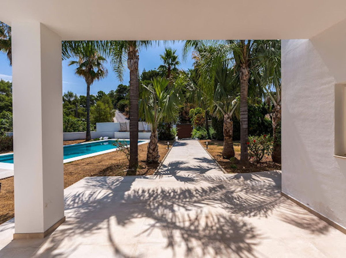 5 Bed Townhouse for sale in El Madroñal Costa Del Sol, Málaga, Spain