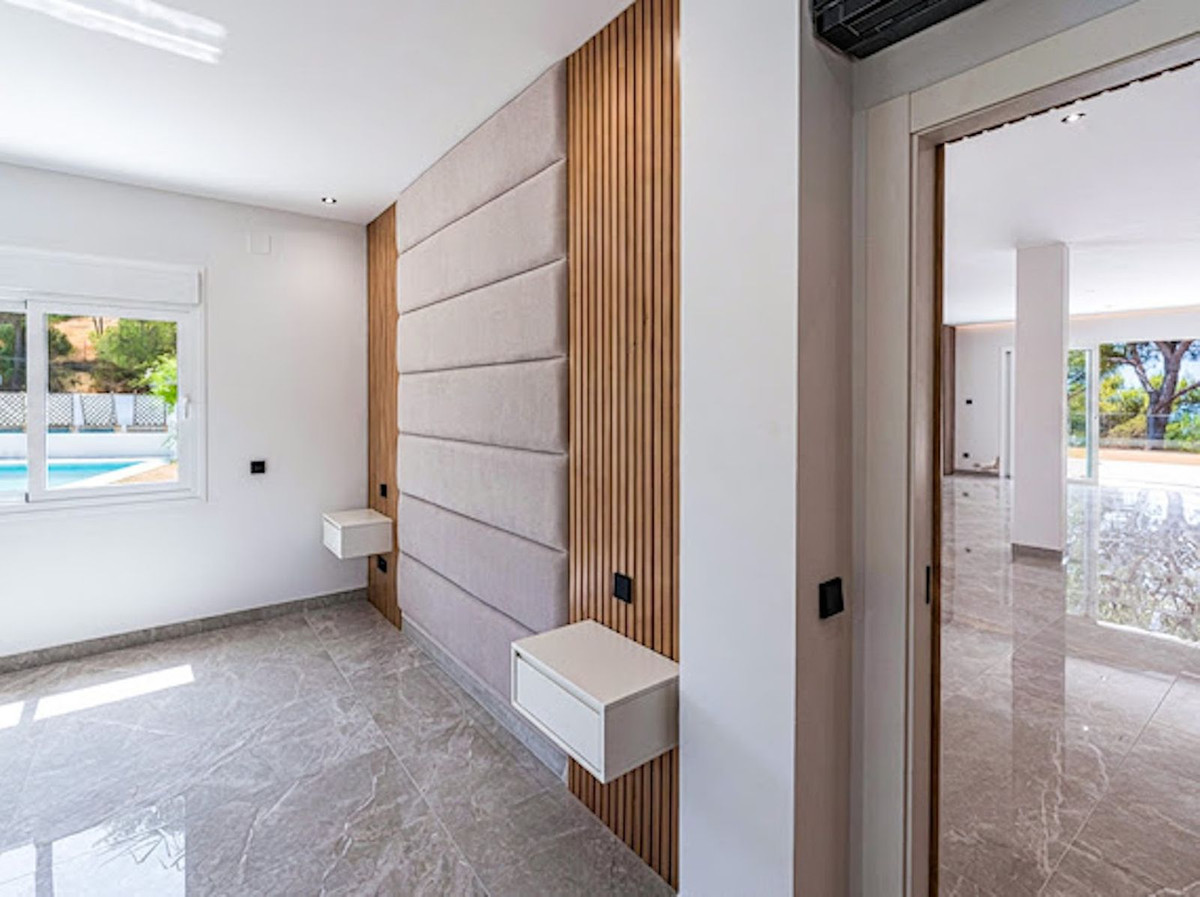 5 Bed Townhouse for sale in El Madroñal Costa Del Sol, Málaga, Spain
