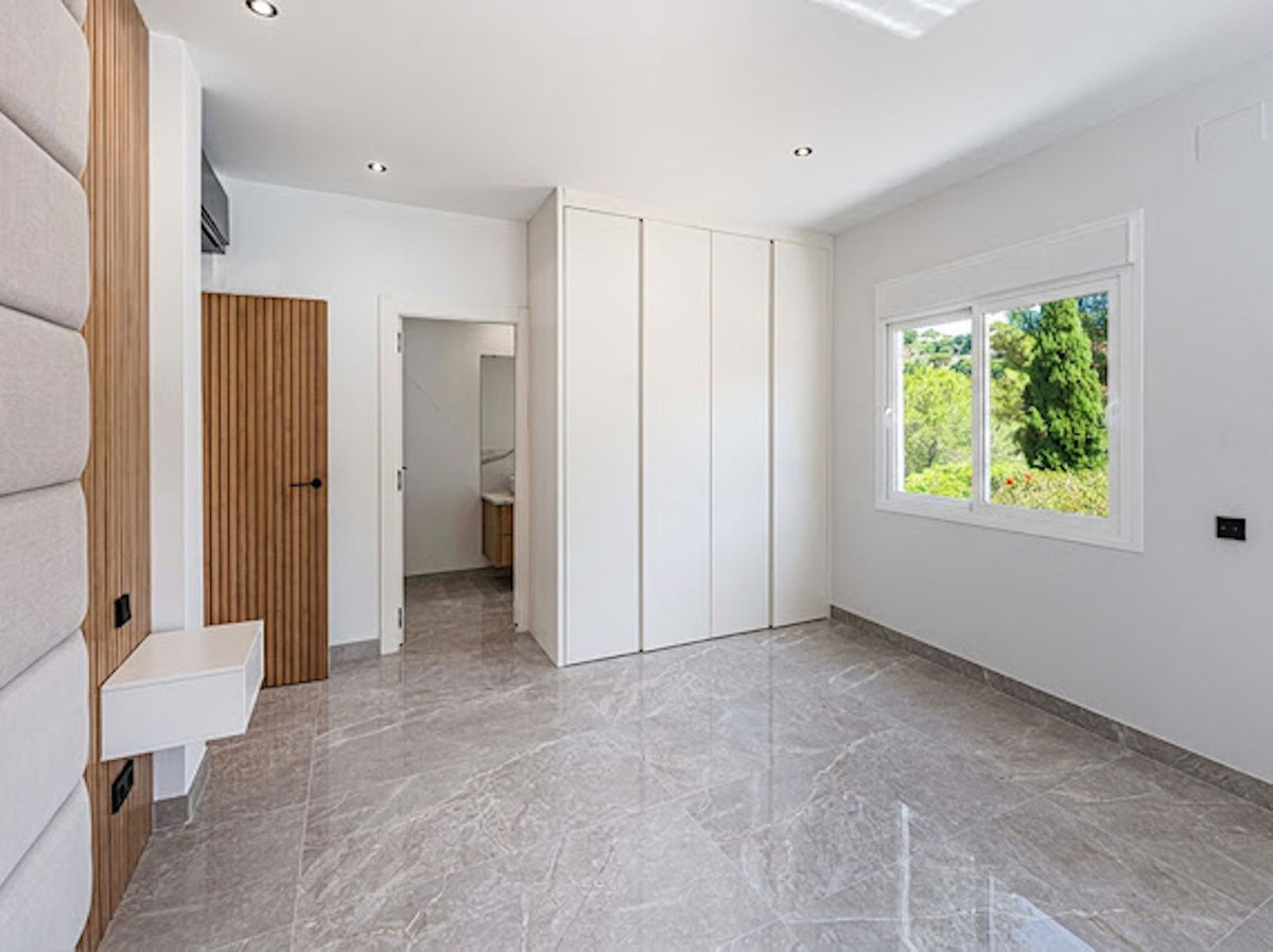 5 Bed Townhouse for sale in El Madroñal Costa Del Sol, Málaga, Spain