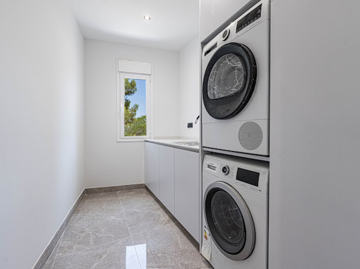 5 Bed Townhouse for sale in El Madroñal Costa Del Sol, Málaga, Spain