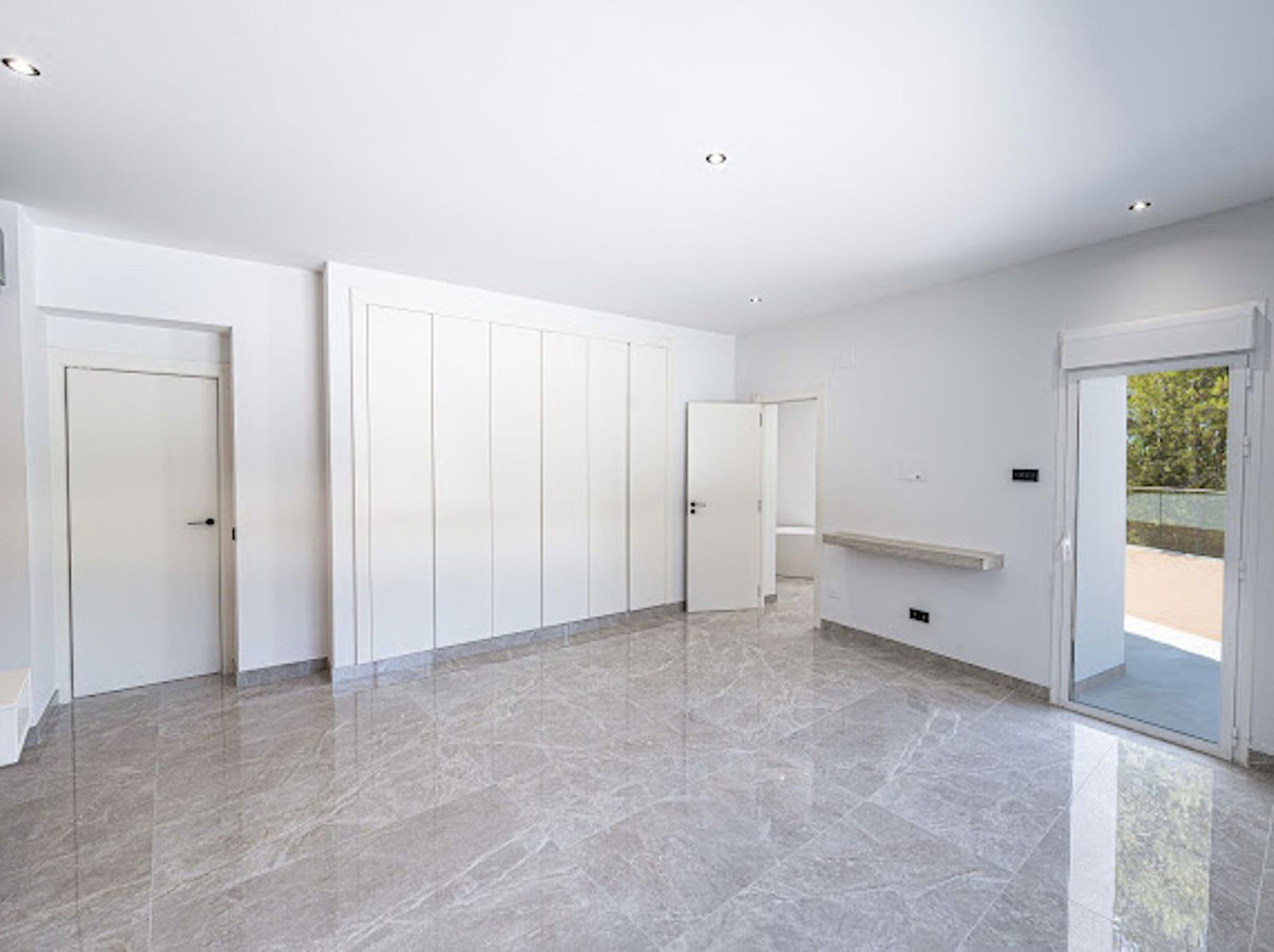 5 Bed Townhouse for sale in El Madroñal Costa Del Sol, Málaga, Spain