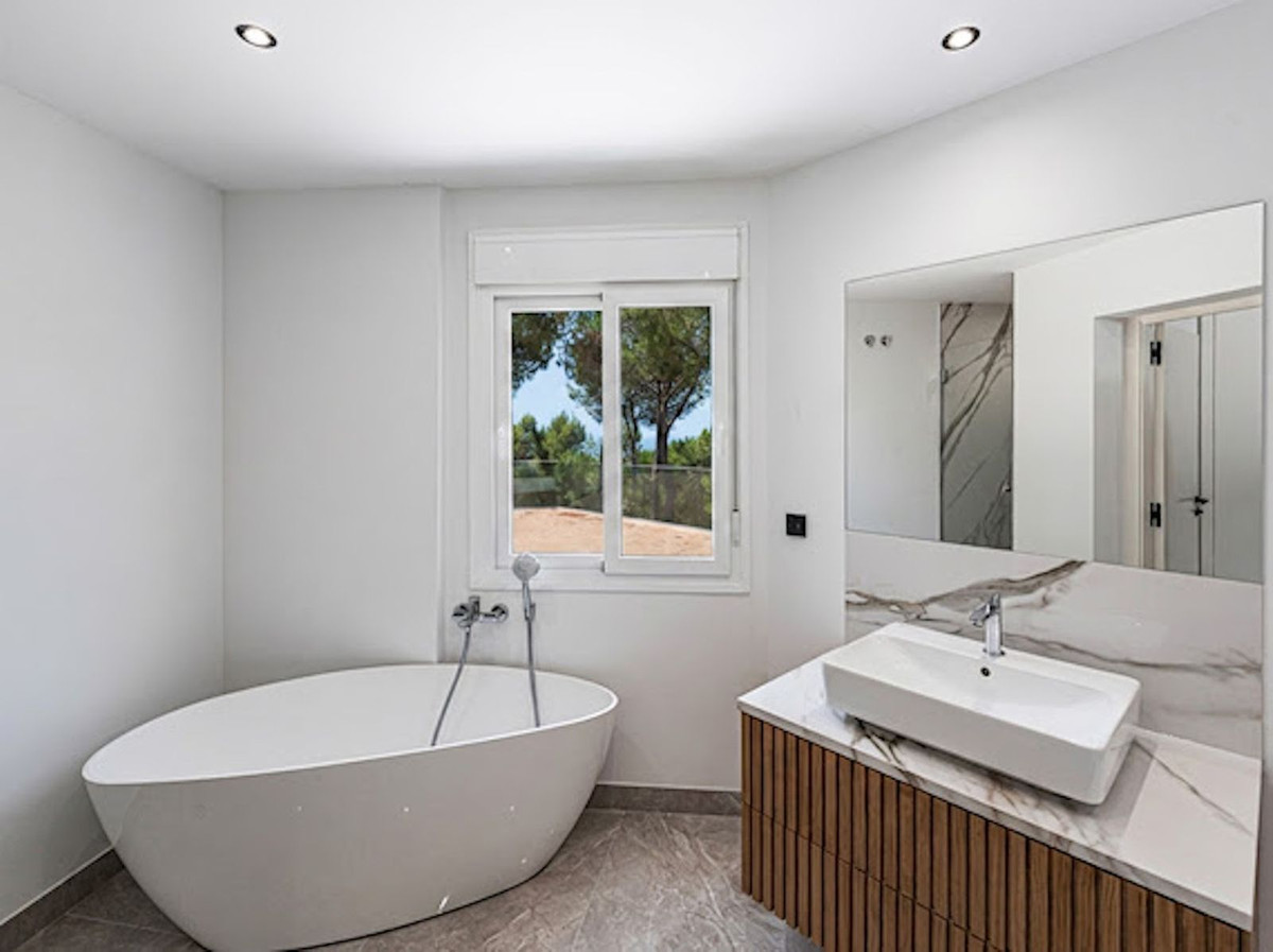 5 Bed Townhouse for sale in El Madroñal Costa Del Sol, Málaga, Spain
