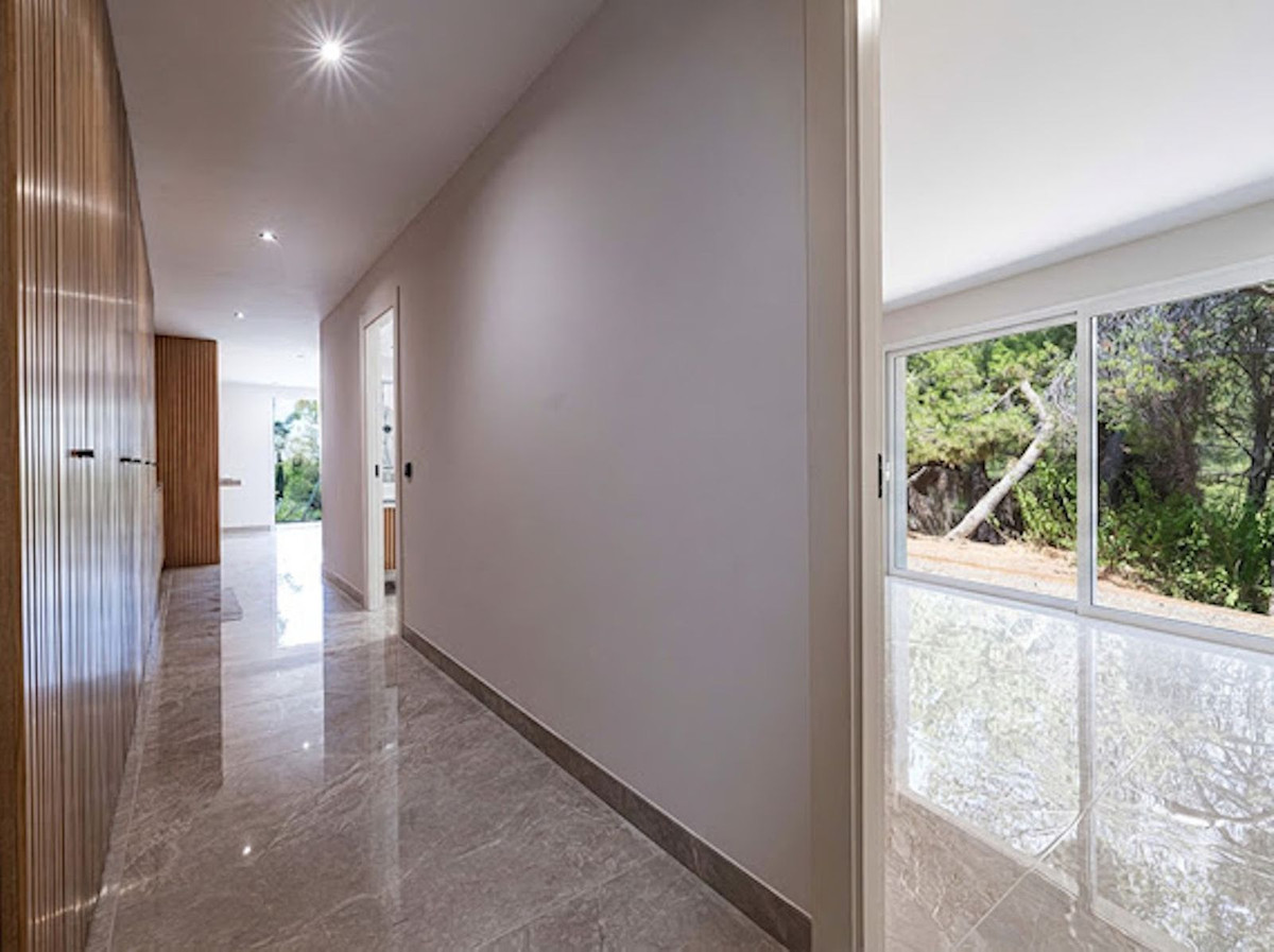 5 Bed Townhouse for sale in El Madroñal Costa Del Sol, Málaga, Spain