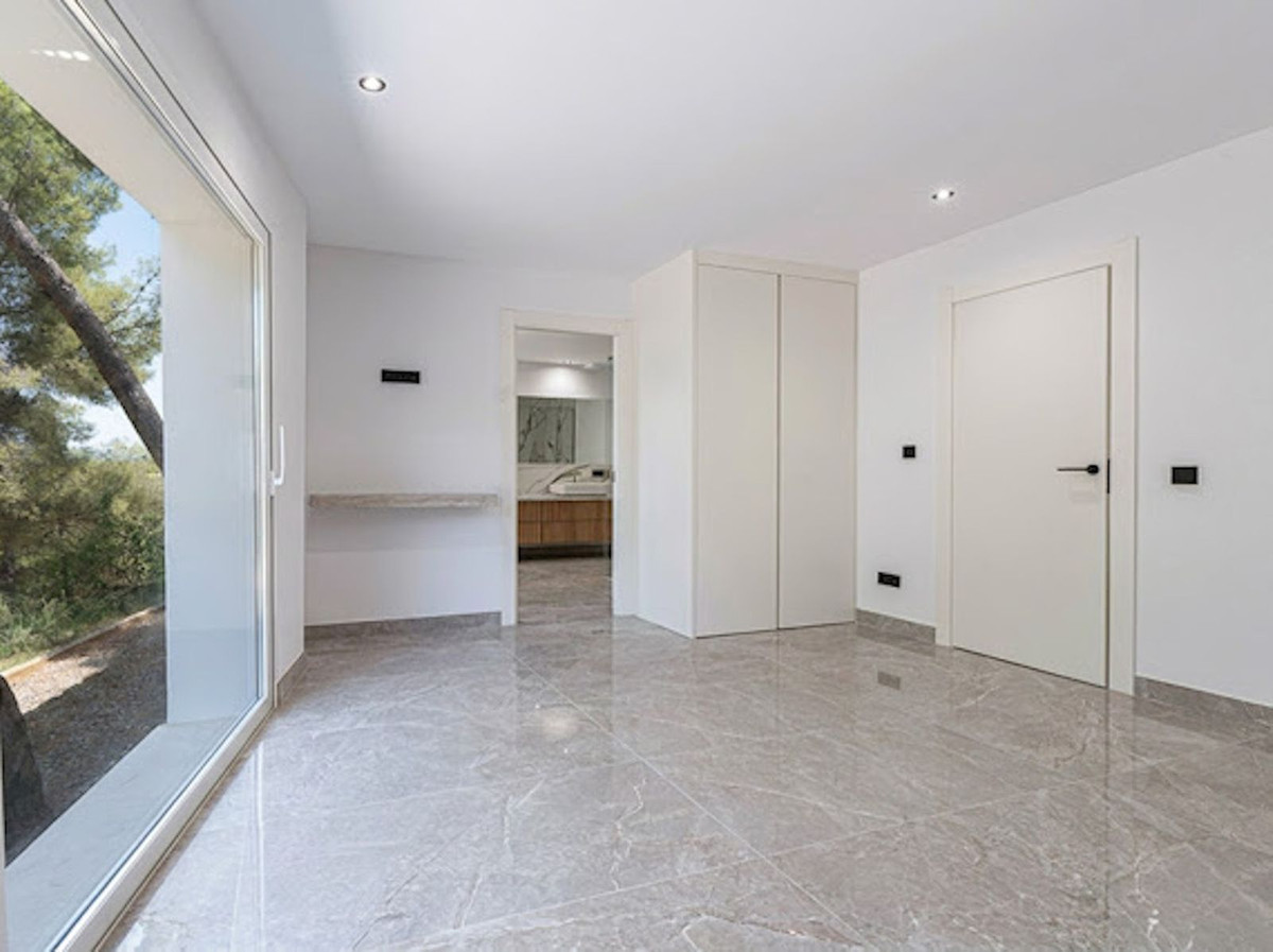 5 Bed Townhouse for sale in El Madroñal Costa Del Sol, Málaga, Spain
