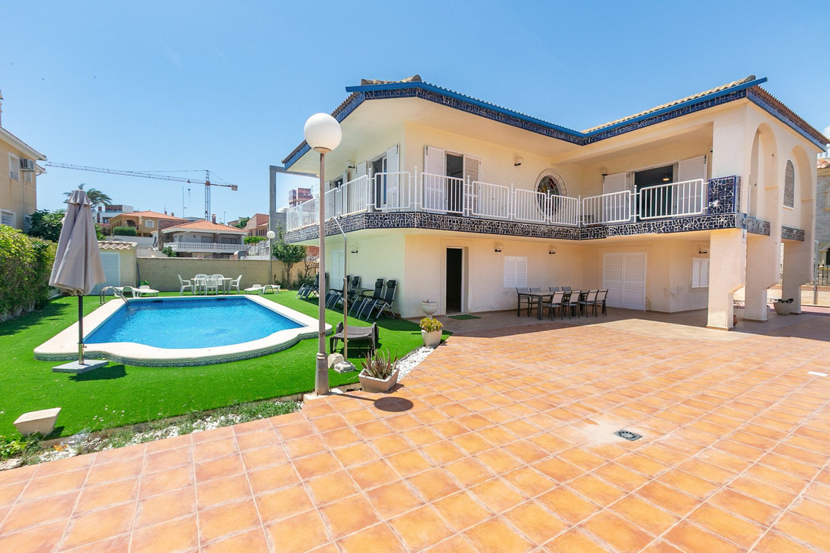 5 Bed Townhouse for sale in Orihuela Costa Costa Blanca, Alicante, Spain