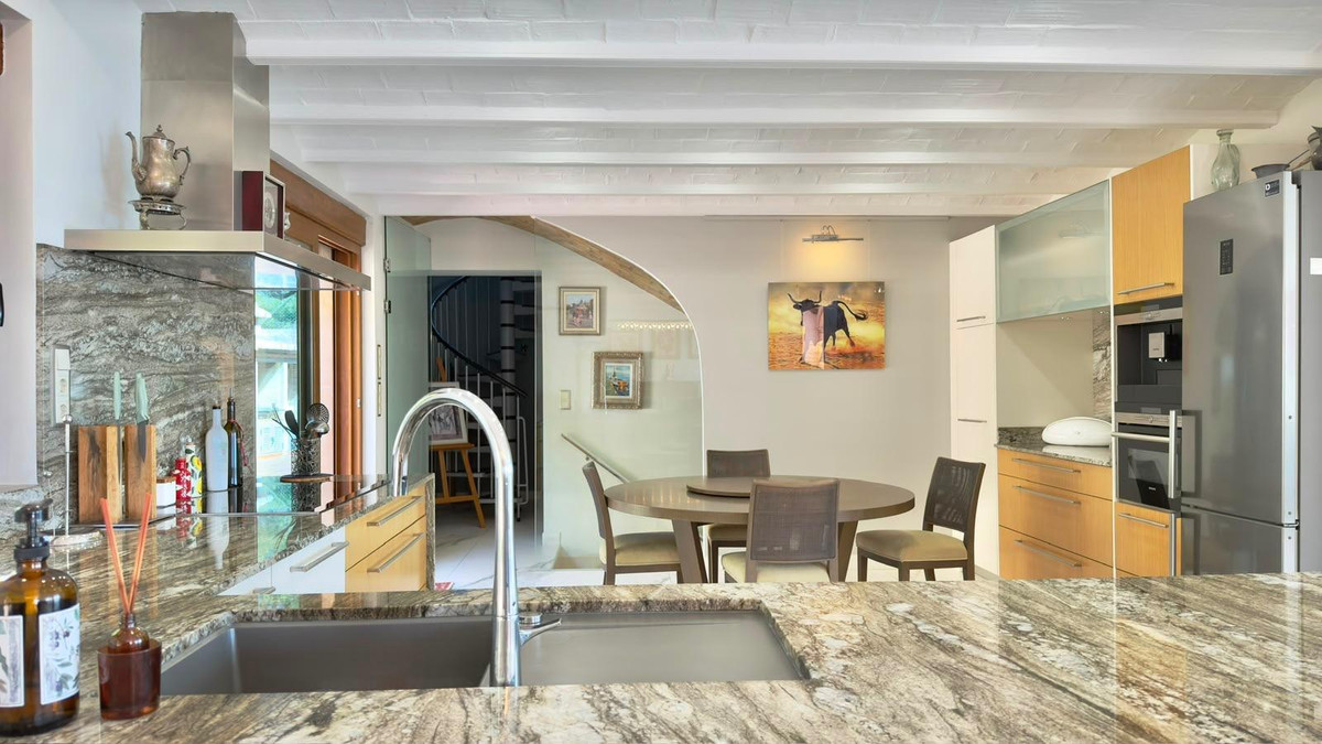 4 Bed Townhouse for sale in Denia Costa Blanca, Alicante, Spain