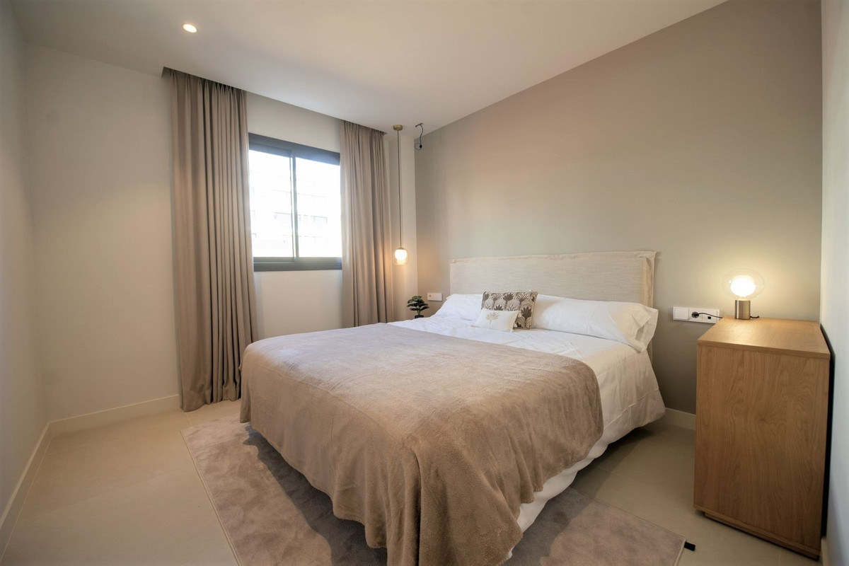 Se vende Apartamento Planta Media de 2 dormitorios en Costa Del Sol, Málaga, España