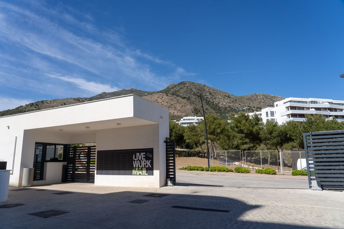 Se vende Apartamento Planta Media de 2 dormitorios en Costa Del Sol, Málaga, España