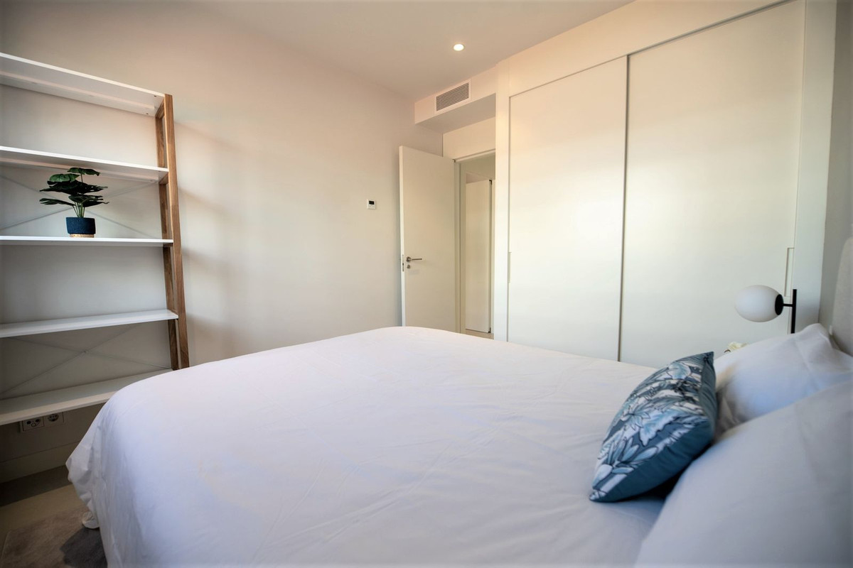 Se vende Apartamento Planta Media de 2 dormitorios en Costa Del Sol, Málaga, España