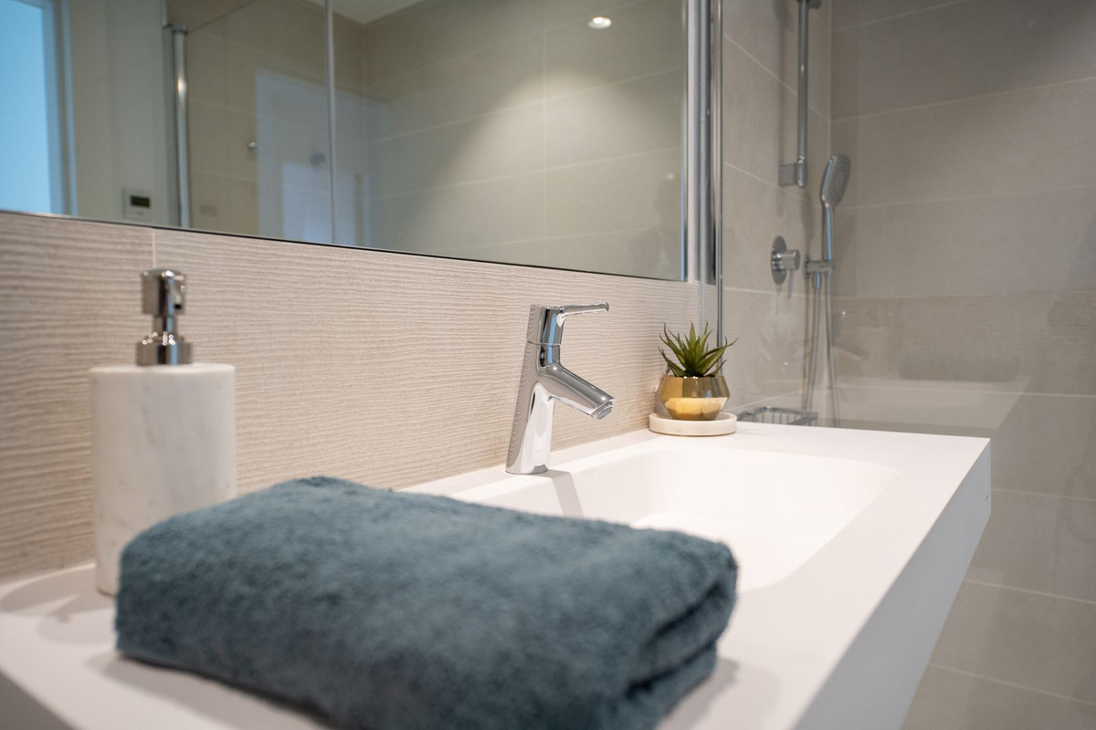 Se vende Apartamento Planta Media de 2 dormitorios en Costa Del Sol, Málaga, España