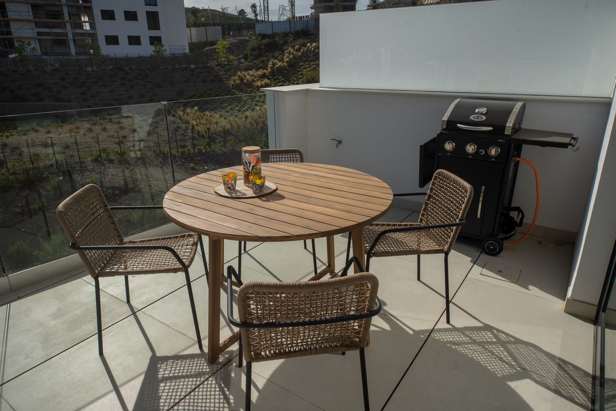 Se vende Apartamento Planta Media de 2 dormitorios en Costa Del Sol, Málaga, España