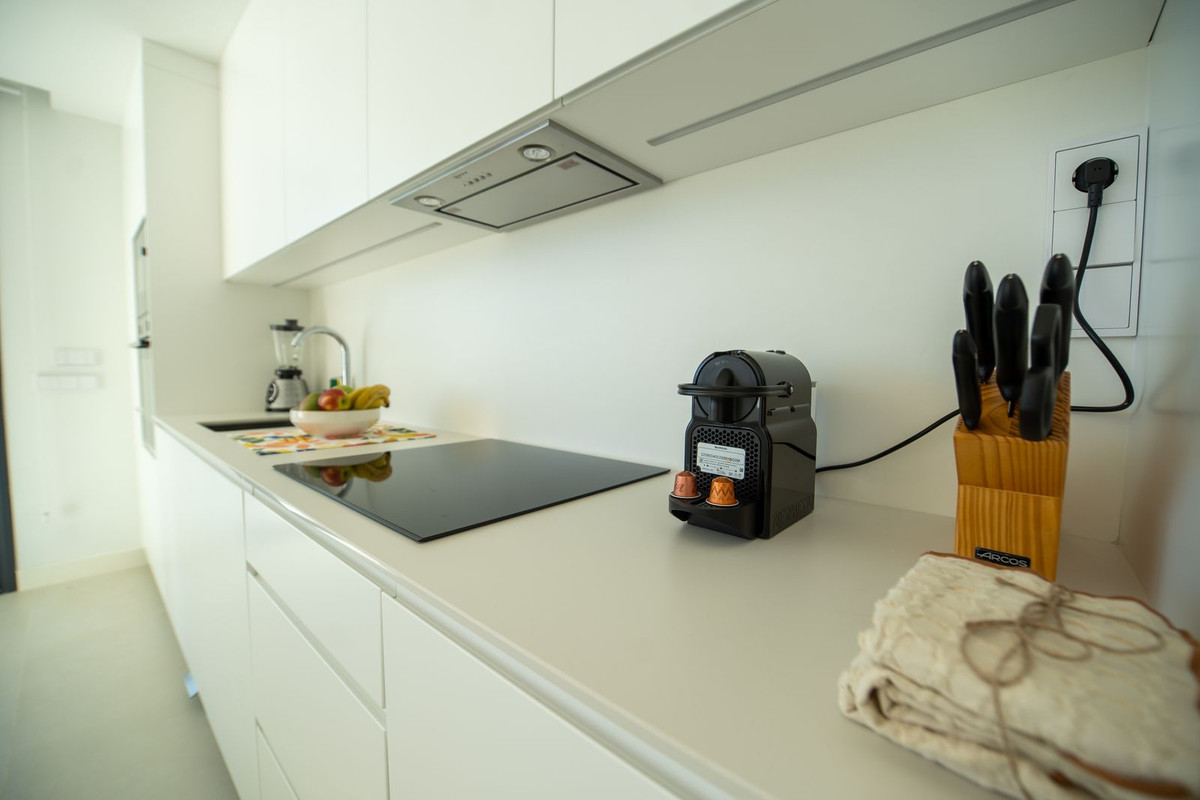 Se vende Apartamento Planta Media de 2 dormitorios en Costa Del Sol, Málaga, España