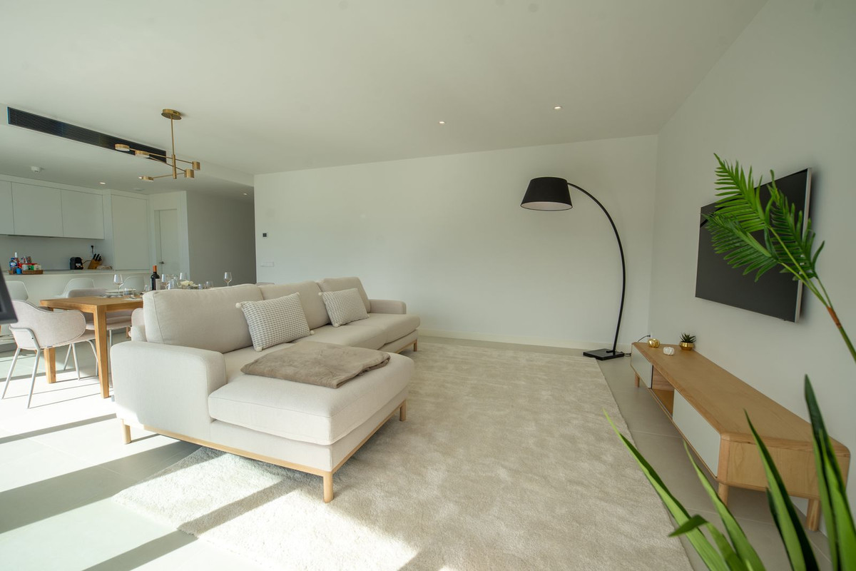 Se vende Apartamento Planta Media de 2 dormitorios en Costa Del Sol, Málaga, España