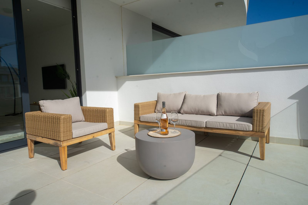 Se vende Apartamento Planta Media de 2 dormitorios en Costa Del Sol, Málaga, España