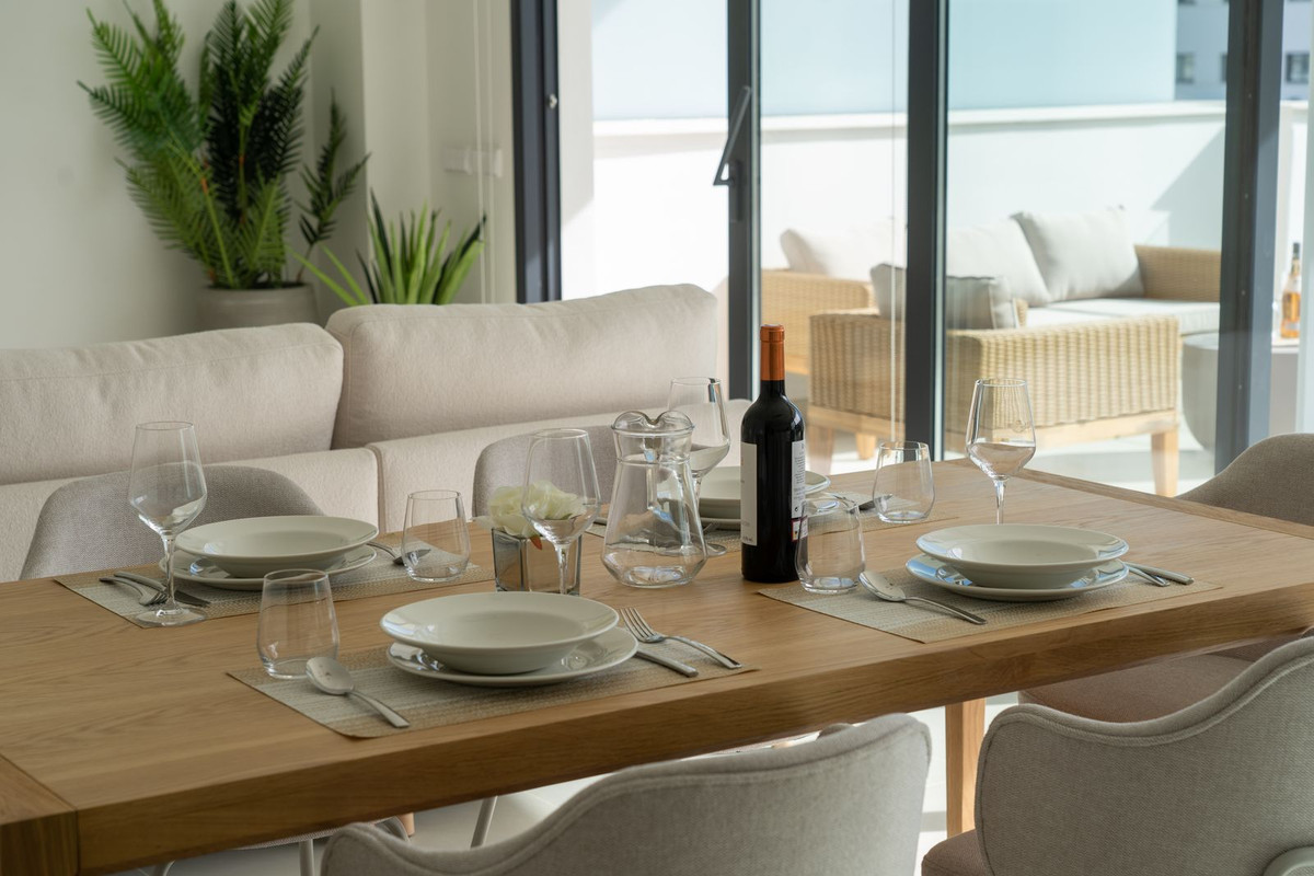 Se vende Apartamento Planta Media de 2 dormitorios en Costa Del Sol, Málaga, España