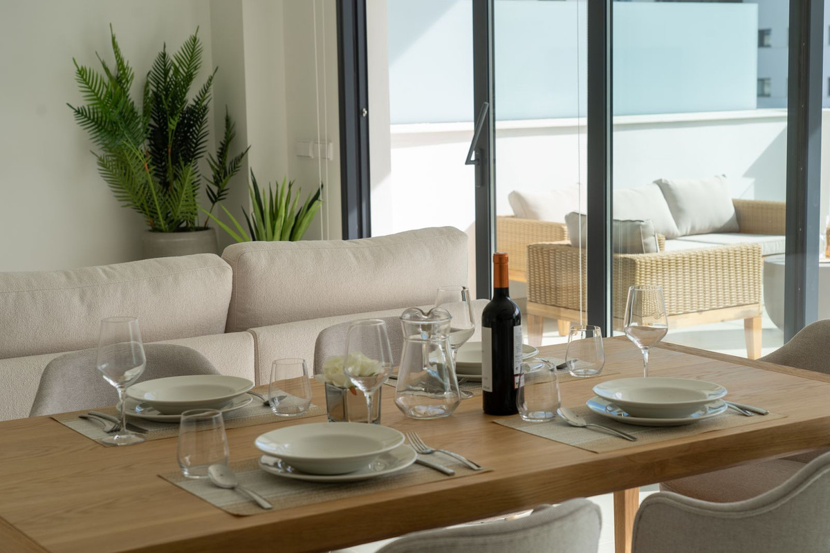 Se vende Apartamento Planta Media de 2 dormitorios en Costa Del Sol, Málaga, España