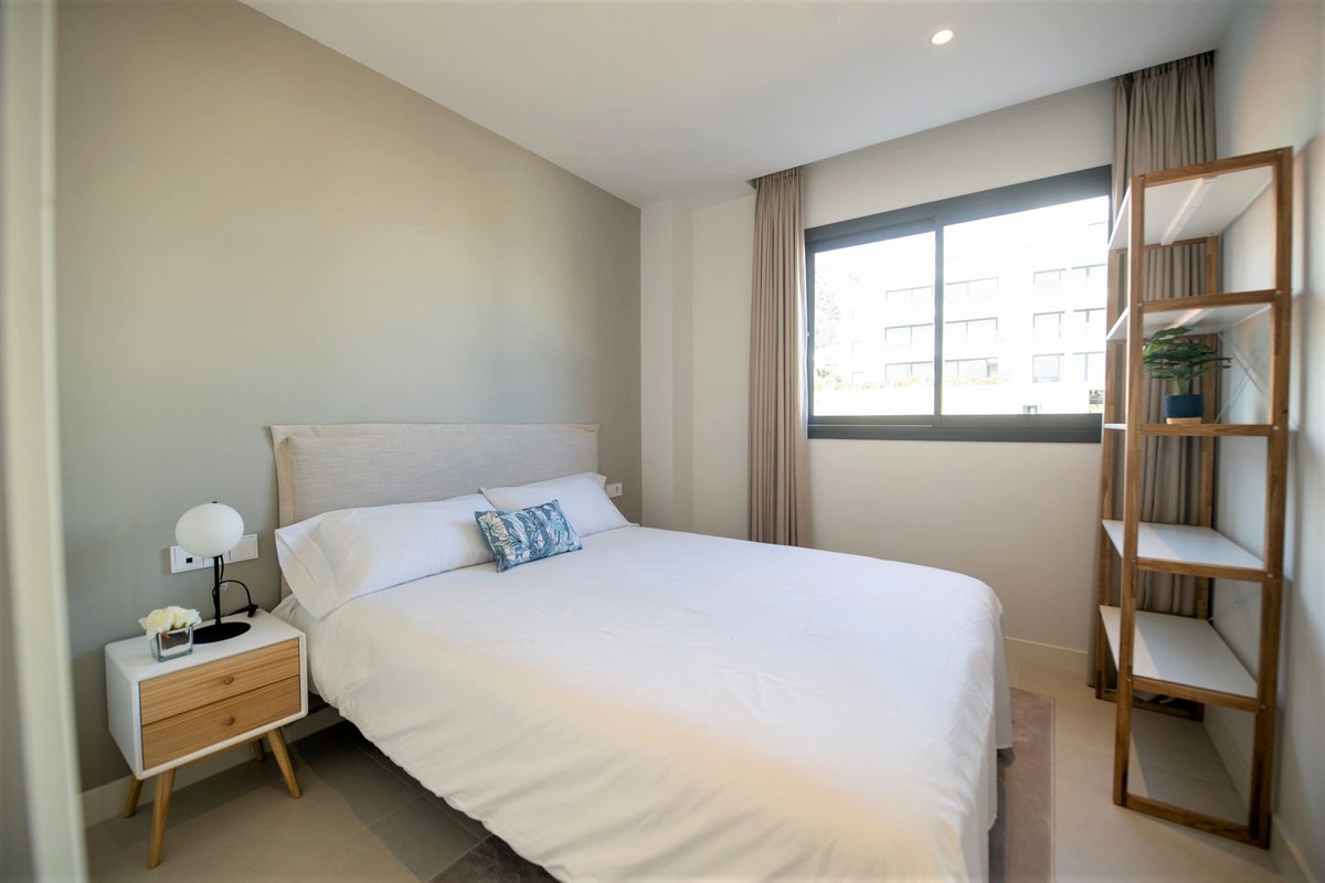 Se vende Apartamento Planta Media de 2 dormitorios en Costa Del Sol, Málaga, España