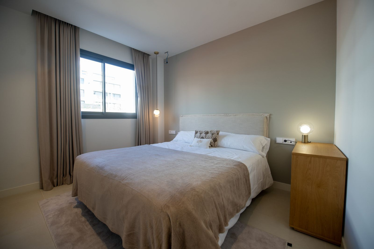 Se vende Apartamento Planta Media de 2 dormitorios en Costa Del Sol, Málaga, España